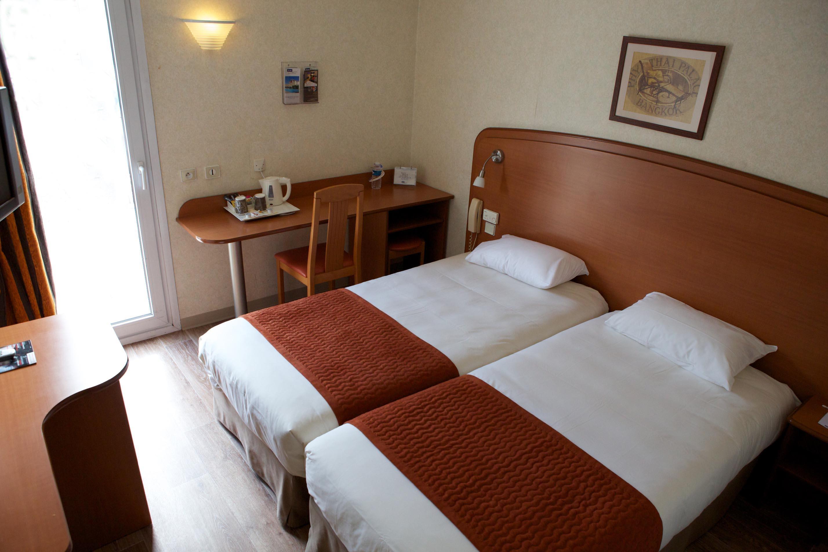 Kyriad Marseille Est - Aubagne Hotel 3*