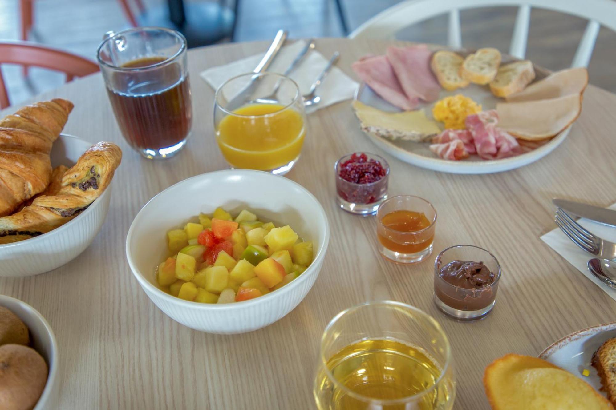 Kyriad Marseille Est - Aubagne Hotel 3*